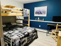 Spacious pet & family-friendly, fastest wifi! Giant playset, fire pit, & games!