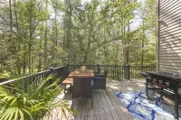 The Escape In The Hideout -sleeps 13