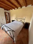 Cervano Ecli: apartment for 5 with original fireplaces from 1886