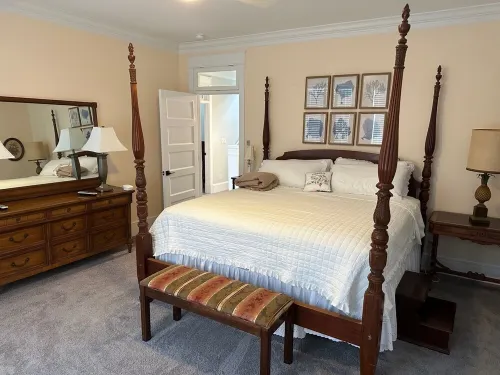 Spacious restored 1914 historic home steps from the beach. - Wifi