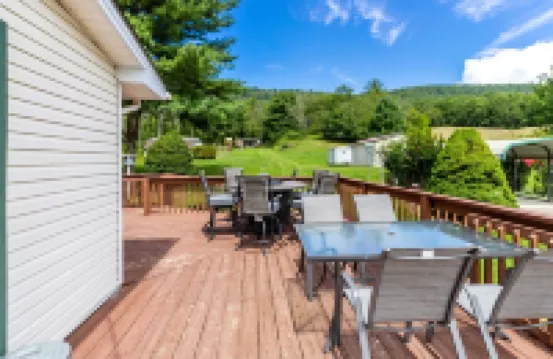 Spacious 4Br Mountain Stay • Perfect for Virginia Tech & Radford Visits