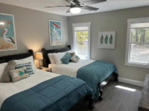 Inlet Escape Private Home, Heart of Inlet, short walk to Marshwalk