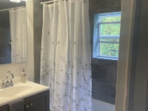 Completely remodeled lower unit in historic 1880's house. Hotels in Ishpeming