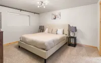 AC, Hot tub, Mountain View, Pet friendly Cabin