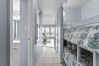 Ocean View - 1BD/1BA Condo nestled along the shimmering shores of the Gulf Coast