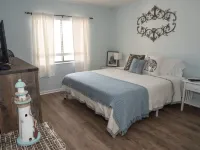 Beautiful Condo steps away from Beach Hoteles en St. Augustine Beach