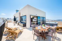Islet Promenade Seafront Penthouse With Private Hot Tub
