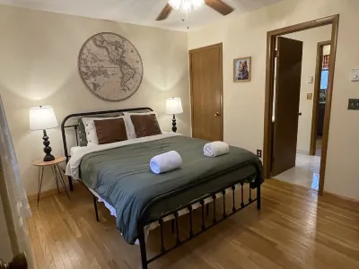 Pocono Pines Chalet Hotels near Camp Speers YMCA