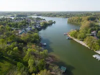 Lakeshore Modern!  Lake Front with Platform Dock and 2 Kayaks, Firepit and Views