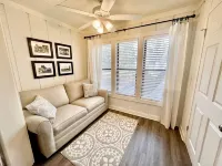 Gated condo near beaches, shops and dining Các khách sạn gần Seaside Golf Course