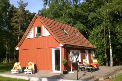 Ferienhaus Direkt am Küstenwald nur 10 Minuten Fußweg zum Strand Campingplatz Pommernland 주변 호텔