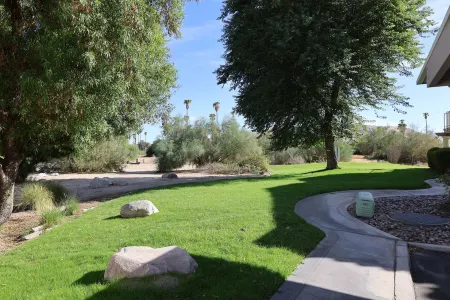 La Casita Du Relax - Cozy and Private Lower Level Unit at Mesquite Country Club Отели рядом с достопримечательностью «Муртен Ботаникал Гарден»