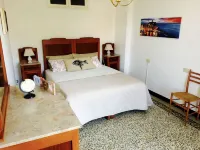 Apartment overlooking Vernazza's beautiful Marconi Square.