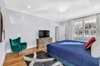 Luxury 4BR in Historic District, Walk to Downtown
