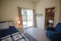 Historic Family Vacation Home with Golf Cart Hôtels à proximité de : Brame's Body and Soul Massage