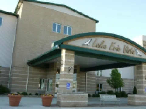 Lakefront Condo #308 2Br/2 BA-Beach/Pool. Rent 2/3rd Free Until April 30th-Ask 杰尼瓦酒店