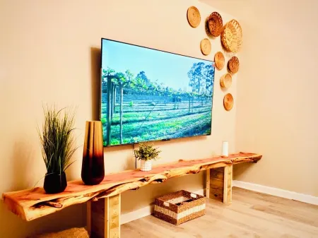 Cozy Stays King Size Bed Full Kitchen Work