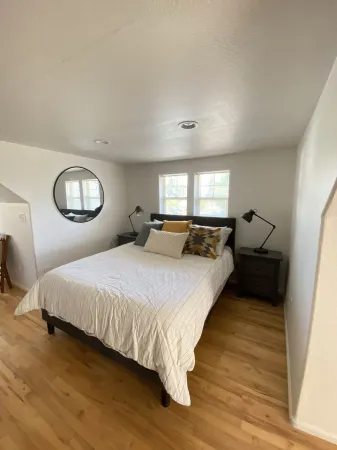 Downtown Camas Apartment