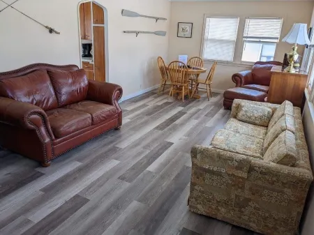 Sportsman's Country Lodge: The Fish House