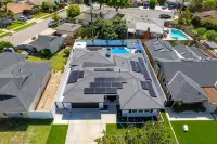 COASTAL CHIC HAVEN pool & billiards--near airport, parks and beaches