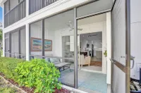 Coastal Cottage-Steps to Siesta Key Beach