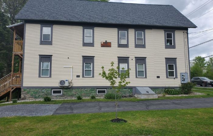 Charming building with 1 bedroom and AC, WiFi in serene Whitehall