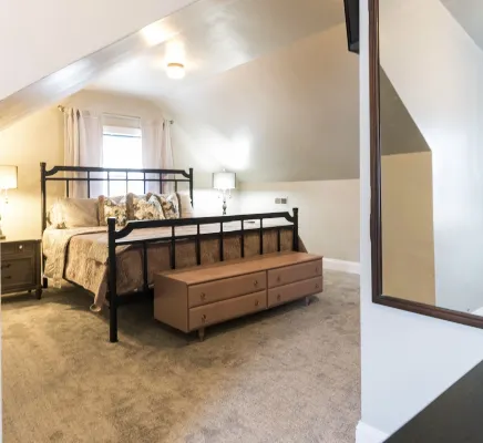 King Suite by Mkat Interior Designs
