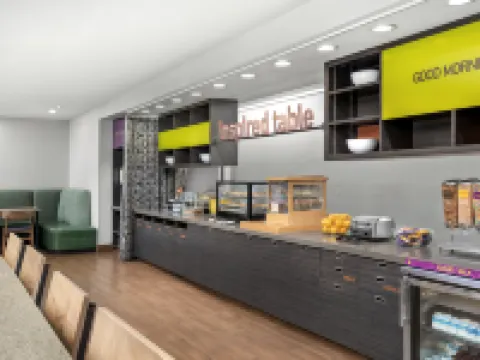 Home2 Suites by Hilton Tallahassee State Capitol Hotels in Tallahassee