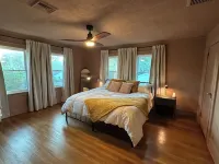 Spacious home in Red Bank; great for groups. 15 mins to Sandy Hook or Sea Bright