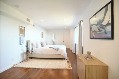 Serene Malibu Views above the clouds 5BR/4 Bath Hotels near Malibu Creek State Park