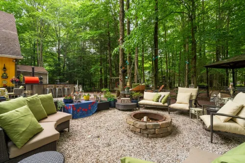 Lake Naomi Forest Oasis Retreat with Hot Tub & Lounging Galore
