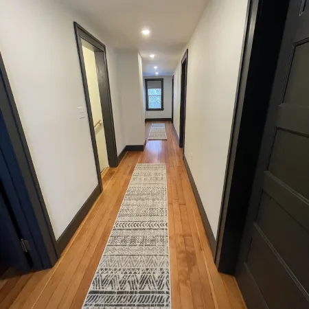 Newly remodeled Farmhouse with Country Charm!Sleeps 10 people comfortably