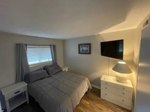 Cozy condo on Smith Mountain Lake