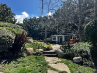 Private 1 Acre Resort, 1+Den with pool in Malibu Canyon minutes from the beach. Hotels near Malibu Creek State Park
