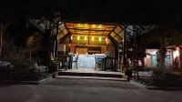 Hom Sawat Village Resort Hotels in der Nähe von Wat Sawang Waree