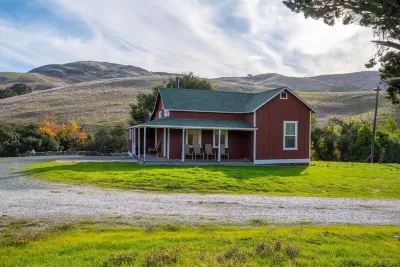 HISTORIC FARMHOUSE ON 400 ACRE RANCH 캘리포니아 폴리테크닉 주립대학 주변 호텔