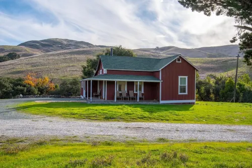 HISTORIC FARMHOUSE ON 400 ACRE RANCH