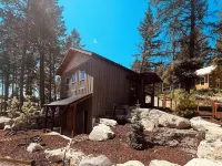 The Mill House at Elk Ridge Village Cabin 301A with Views of Flathead Lake Hotels in Lakeside