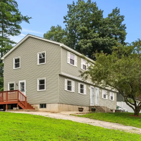 Beautiful & Relaxing Nashua Home - Minutes from Downtown