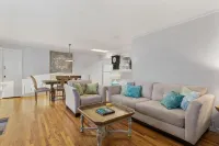 Beach Cottage a few homes from the Beach