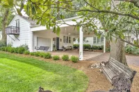 Newly Remodeled Upscale Downtown Guest Cottage - 1br loft - Sleeps 6