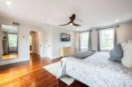 Luxury Newport Home on Upscale Indian Ave. Close to Downtown Newport & Beaches! Hotels in Portsmouth