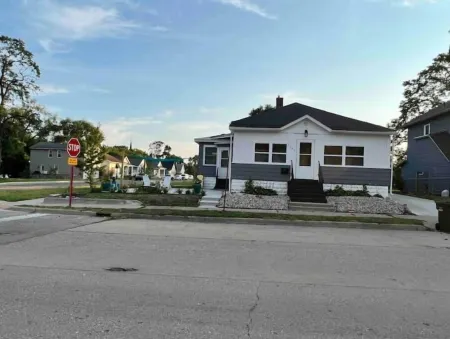 Downtown Muskegon Hideaway Отели рядом с достопримечательностью «Беюкма Плейфилд»