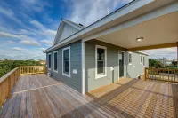 Cozy 1 BRM+ in newly built house right on the canal.