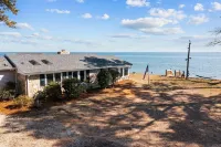 Brand New Cottage with Private Beach and Breathtaking Views!