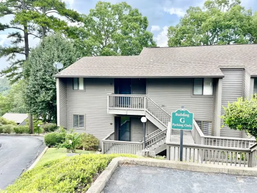 NEW Two Bedroom Lake Getaway! Serene and CLEAN!