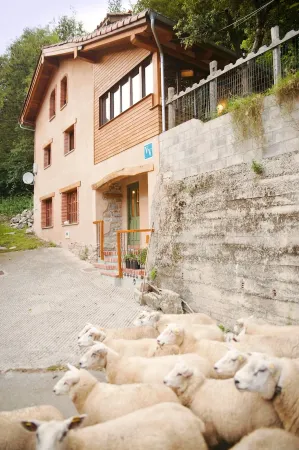 Melendreros House.  Country house, large, well equipped and with beautiful views.