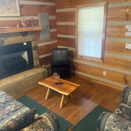 Beautiful Cabin Nestled in the Smokies