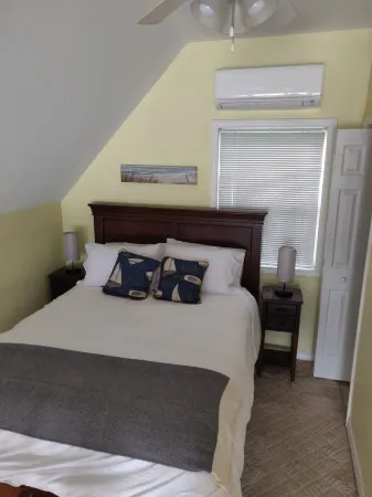 Riverfront Retreat & Fisherman's Gold, on TN River Отели в г. Хардин