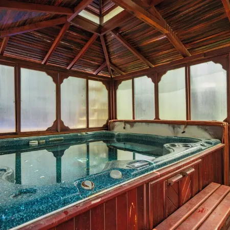 Lake Texoma Splash! Pool/hot tub, 1.5 miles to Highport Marina on Lake Texoma!